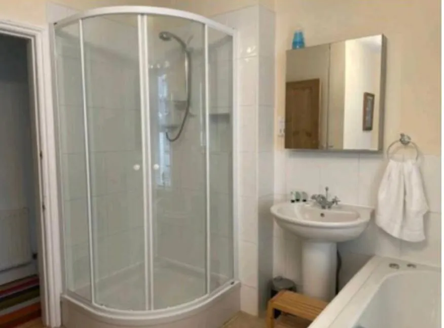 Villa The Regal Cardiff