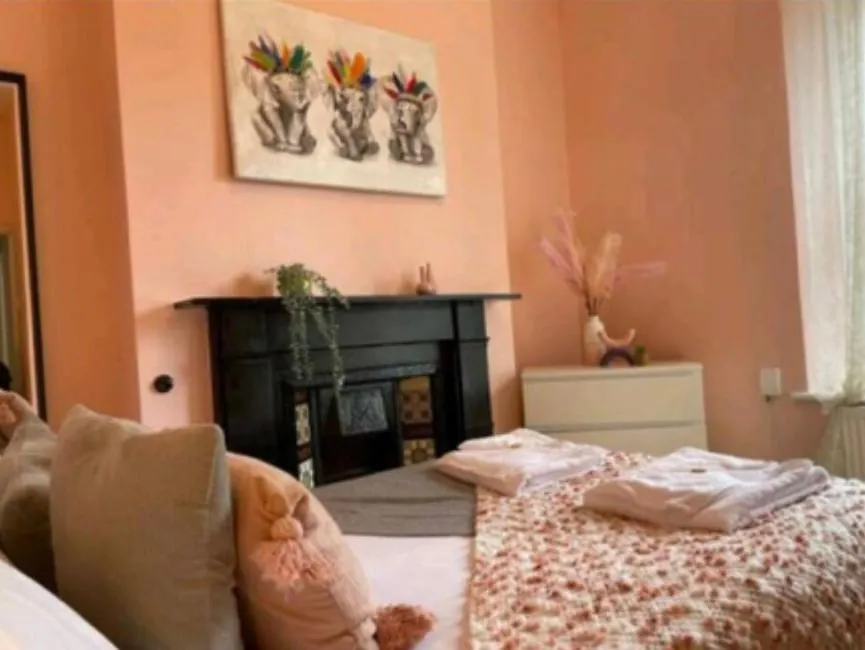 Villa The Regal Cardiff
