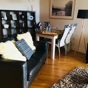 Sky Night Serviced Apartamento