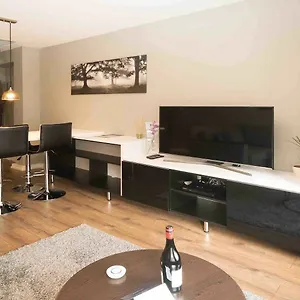 Aaron Wise Apartamento